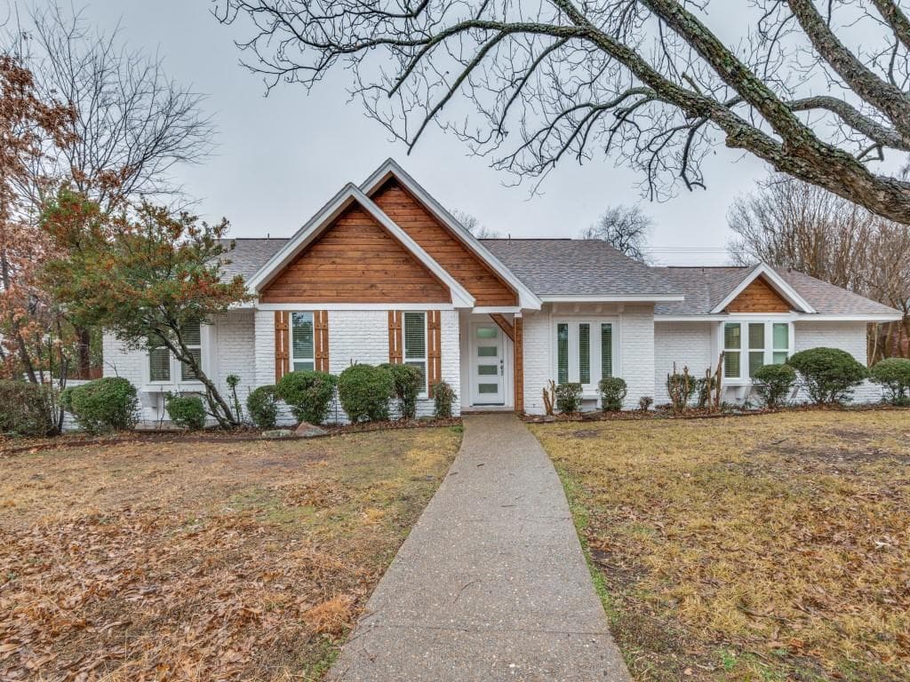 1131 Greenway Dr