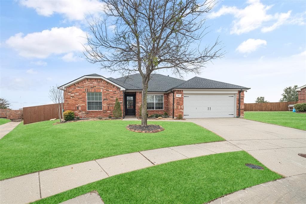 401 Connemara Trl