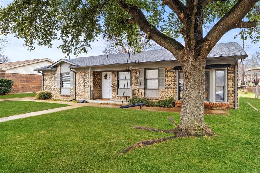 208 Scott Pl