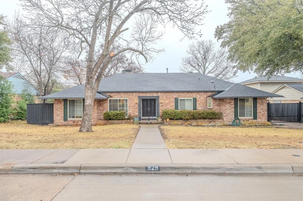 929 Wood River Rd