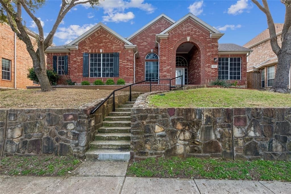 1926 Wind Lake Cir