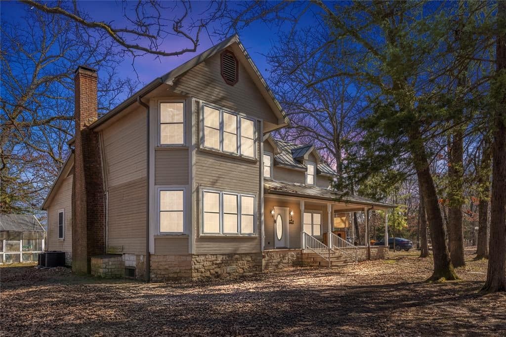140 Private Road 44053
