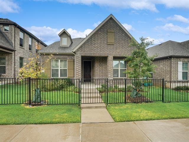 918 Ponds Edge Ln