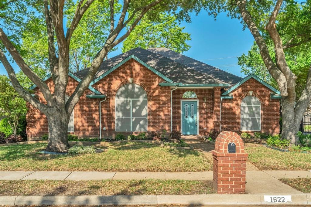 1622 Sarah Brooks Dr