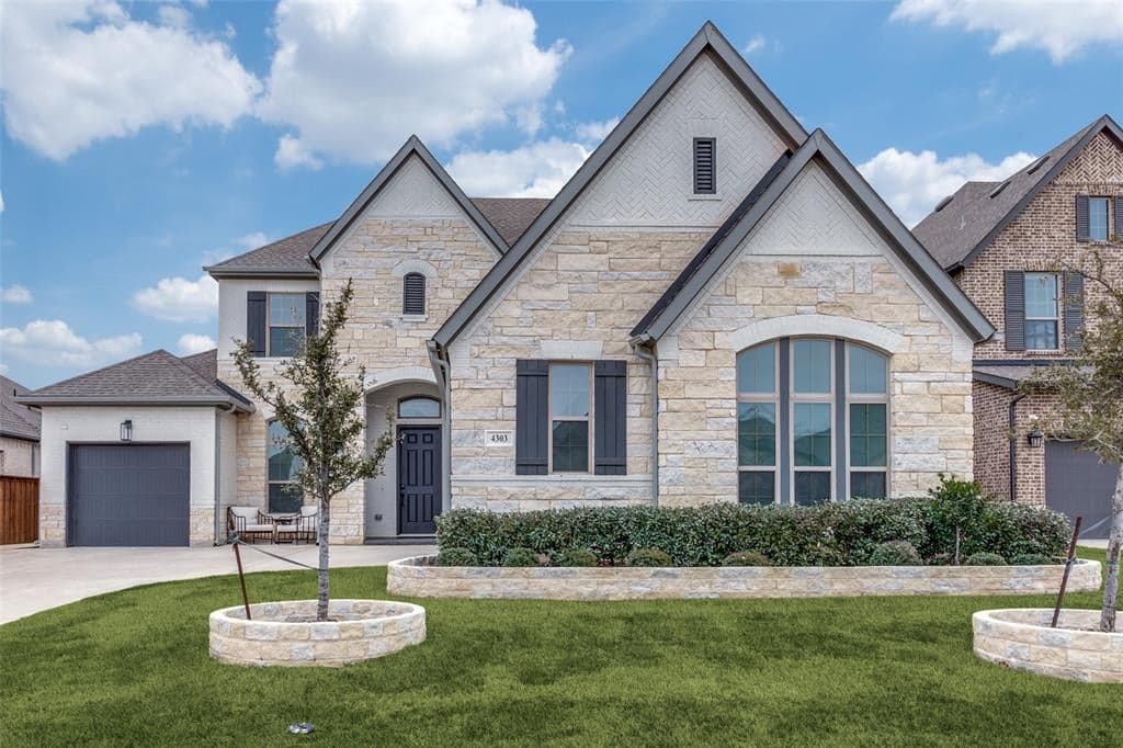 4303 Highwoods Trl