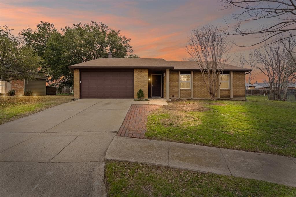 2325 Tallowood Ct