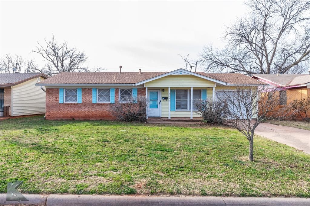 3131 Sherry Ln