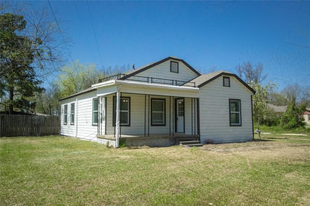 1511 Mockingbird Ln