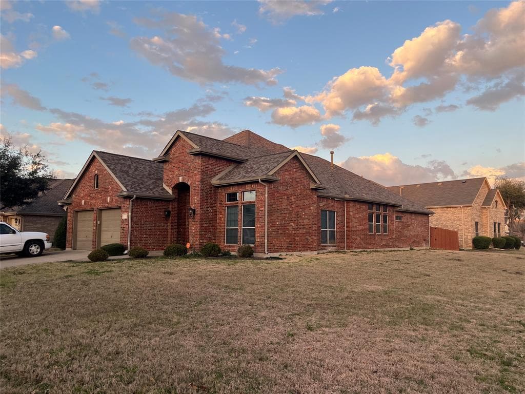 2908 Blue Heron Dr