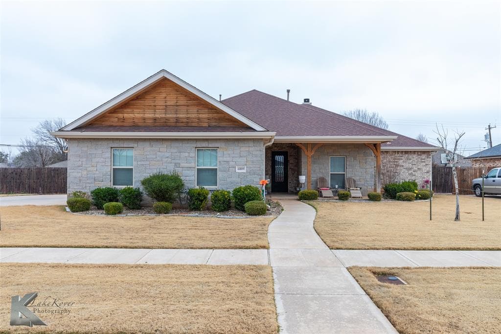 6809 Cedar Elm Dr