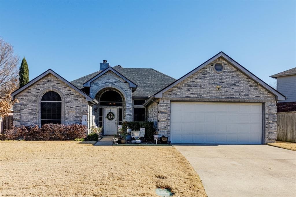 122 E Forestwood Dr