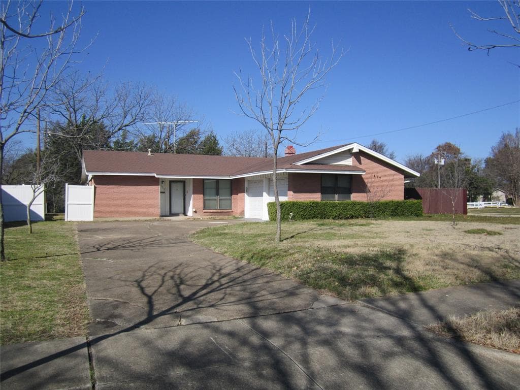 1417 Wisteria Way