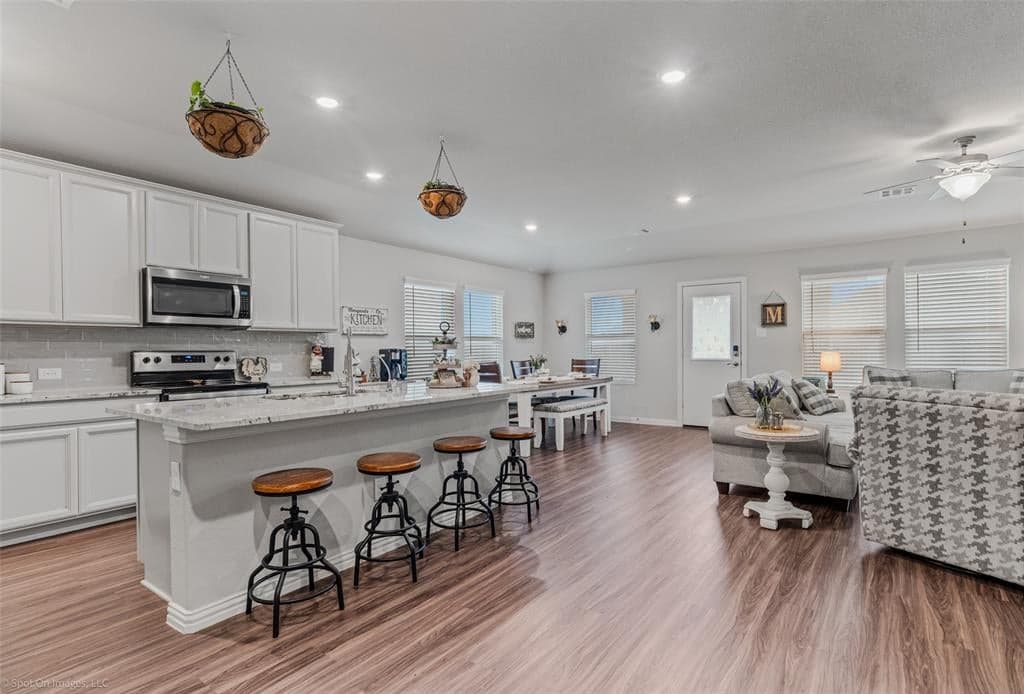 221 Fieldstone Dr