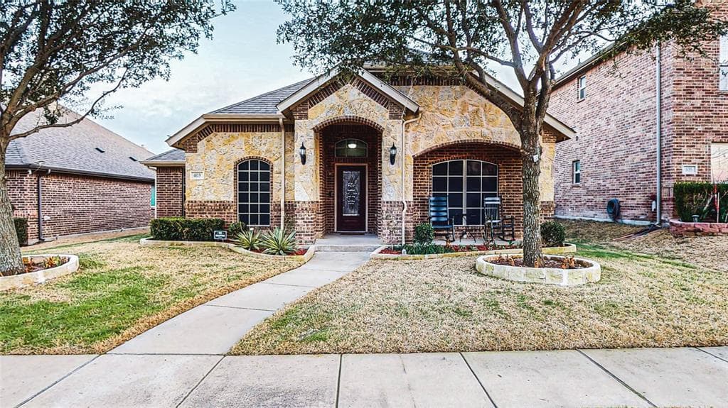 403 Sunnyside Ln