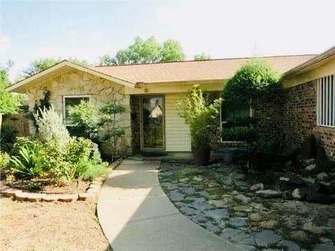2118 Barton Dr