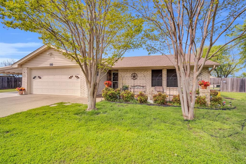 121 Prairie View Ln
