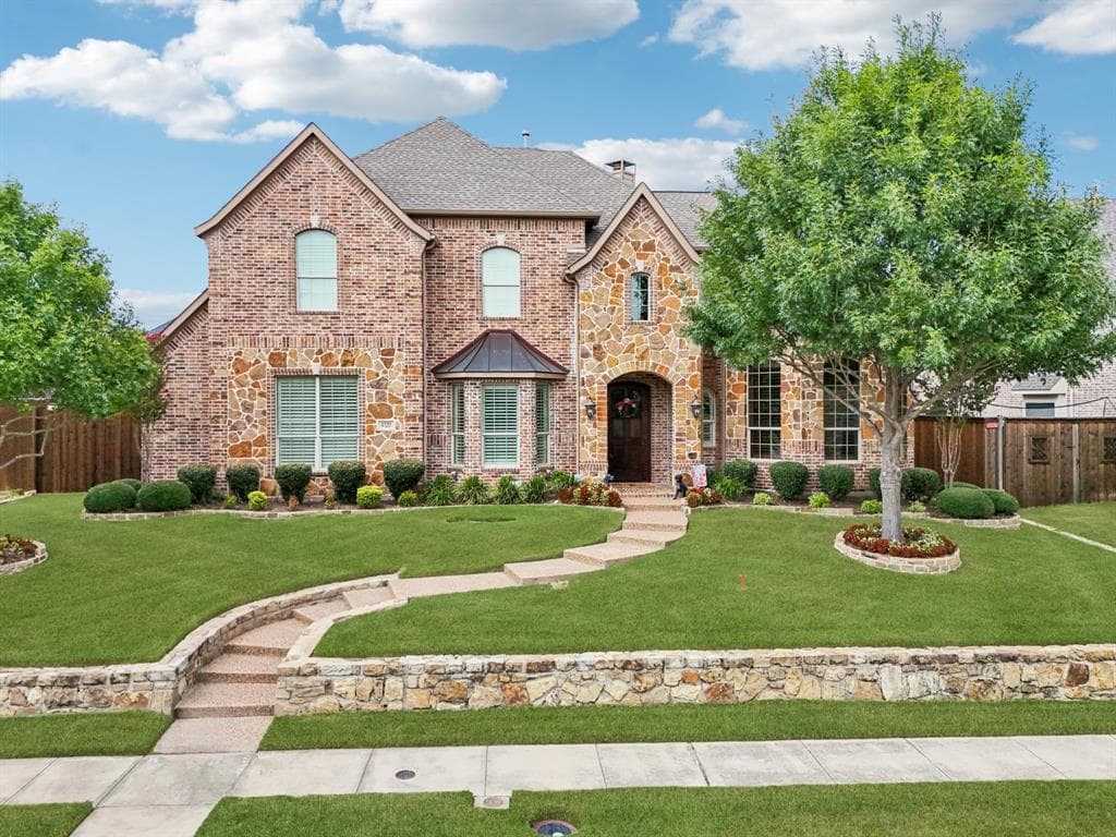 4320 Chevy Chase Ln