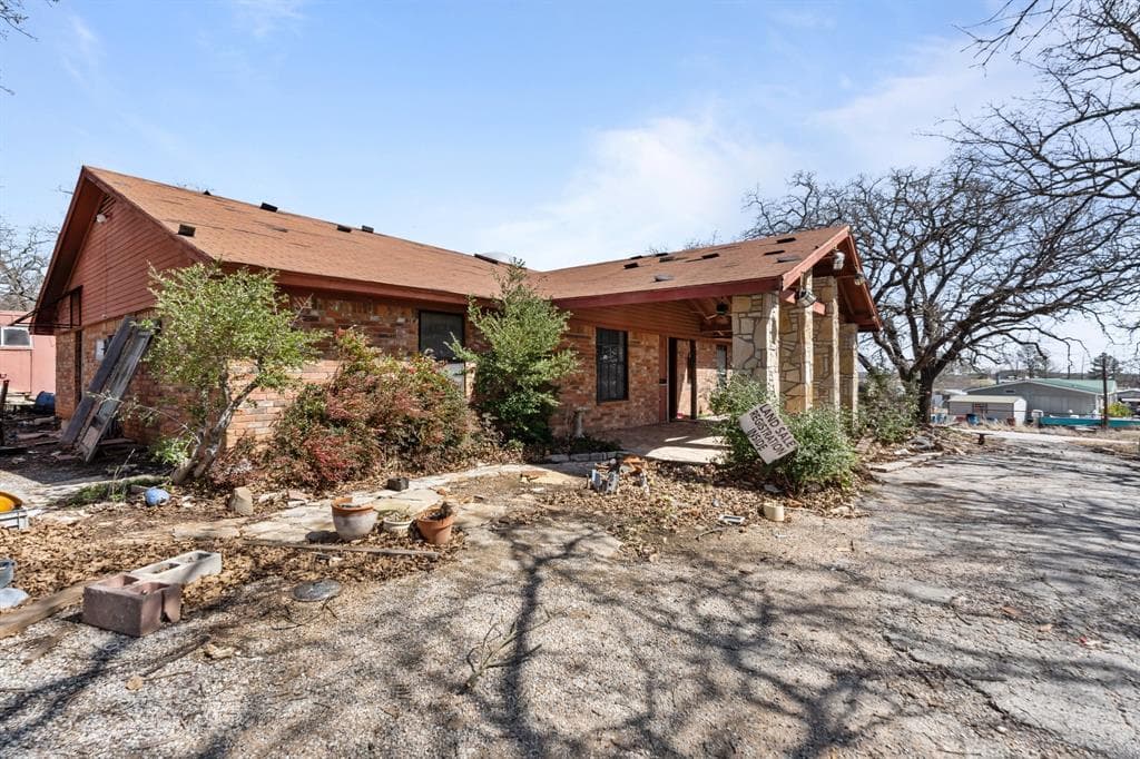 7410 Ellis Dr
