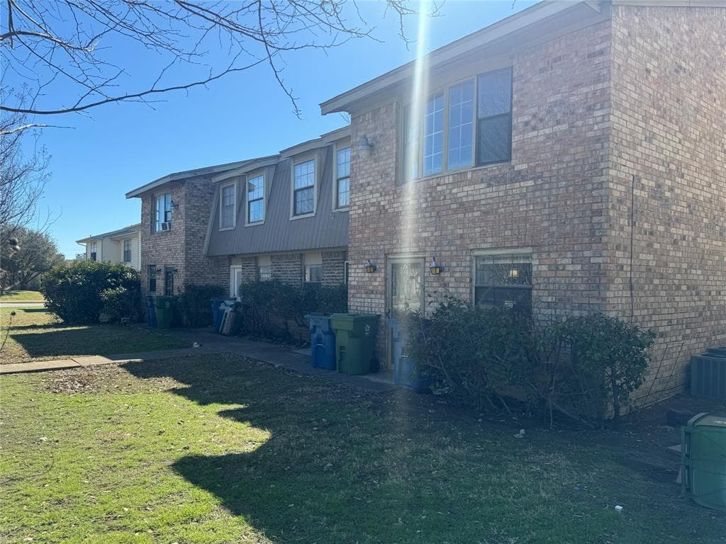 826 Wildwood Ln