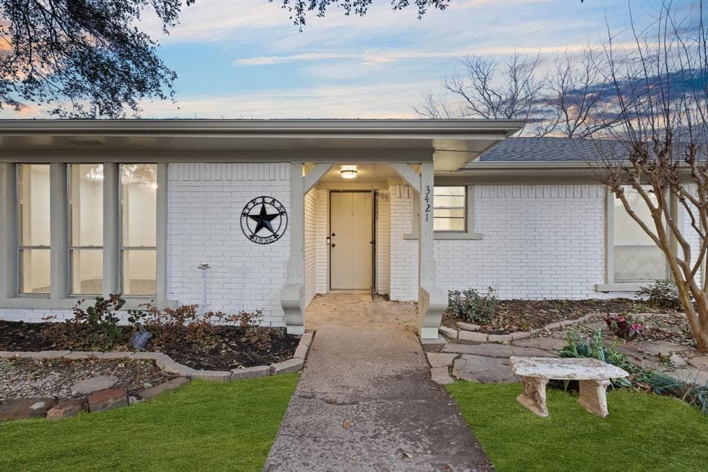 3421 Sherrye Dr