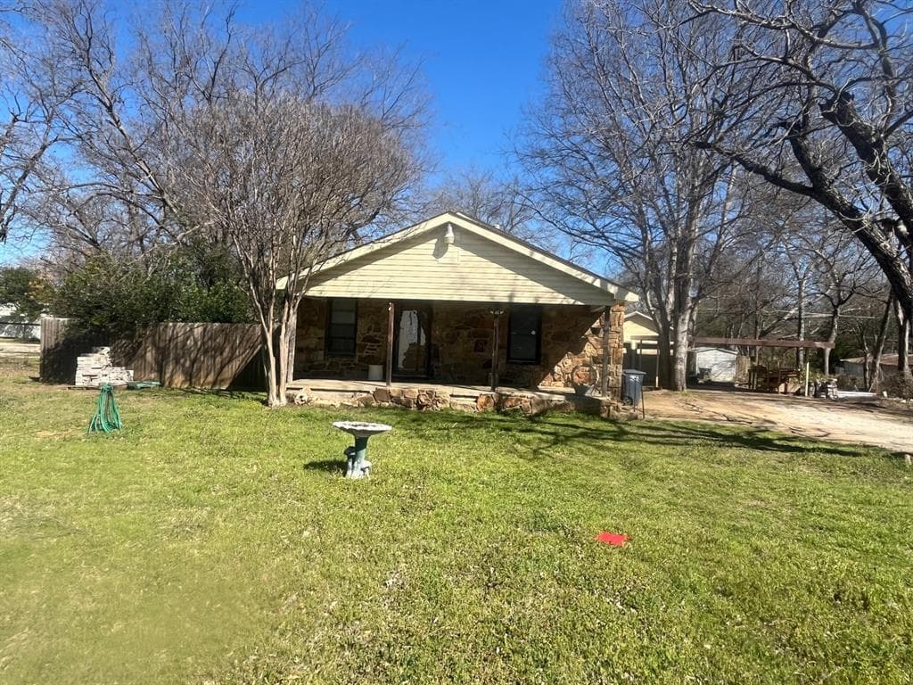 820 Stamps Ave
