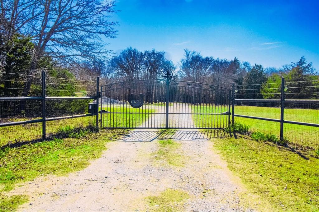 276 County Road 157
