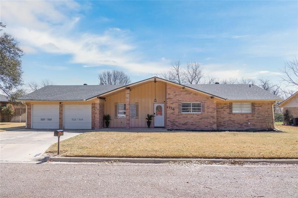 1716 Southgate Dr