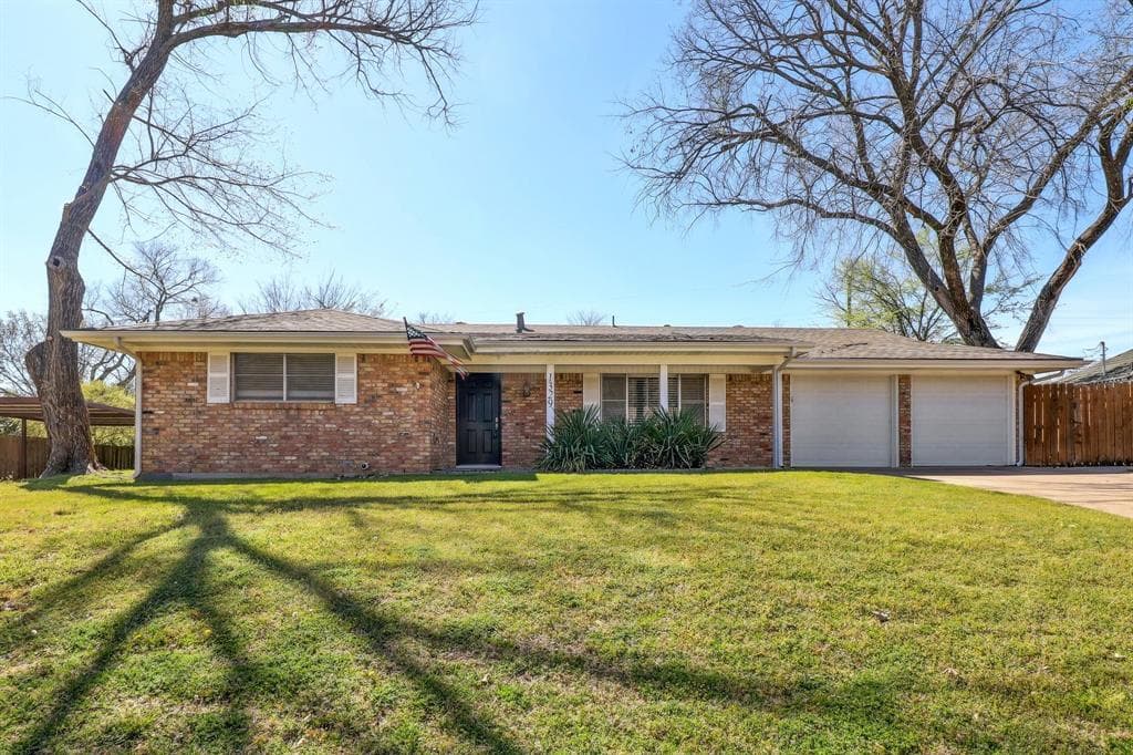 1329 Brookside Dr