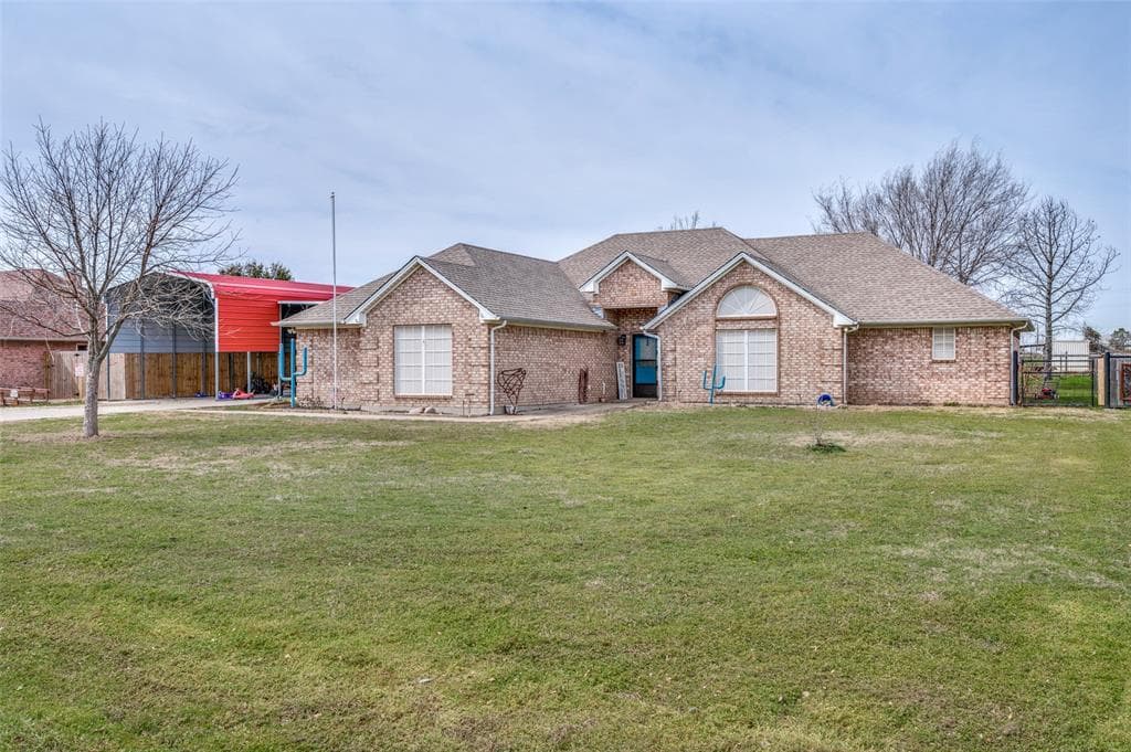 1304 Squires Ln