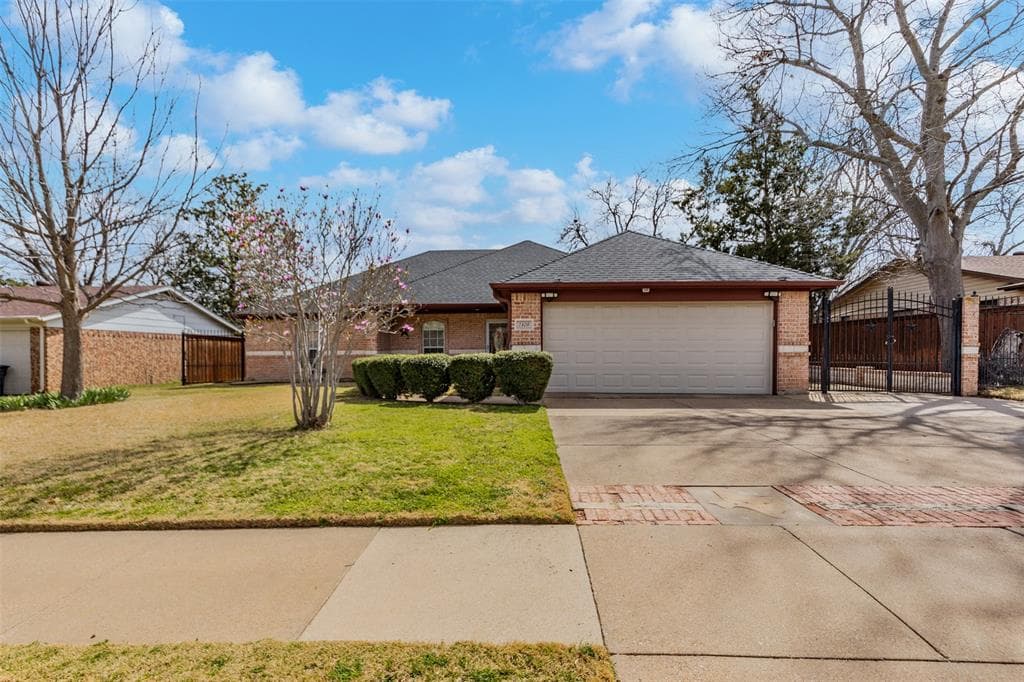 1409 La Sierra Rd
