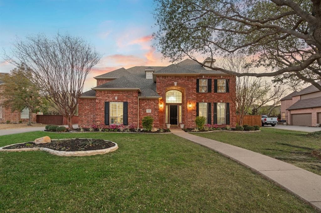 1203 Forest Hills Dr