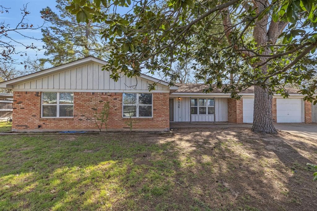 716 Cherry Ln