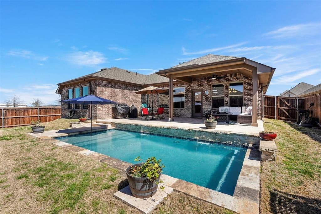 1605 Yellowstone Dr