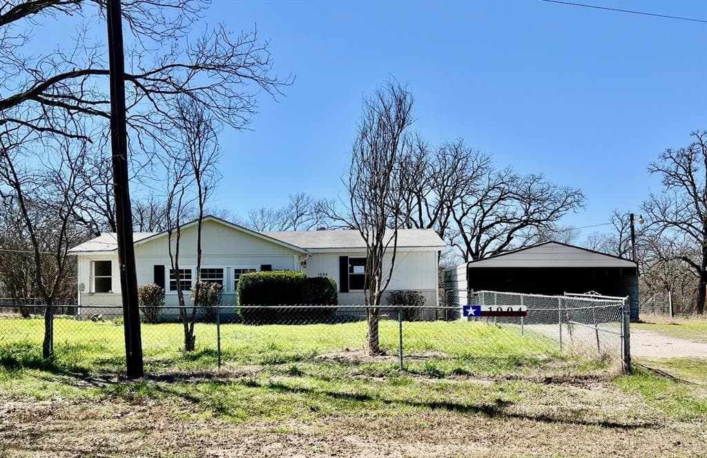 1004 Susan St