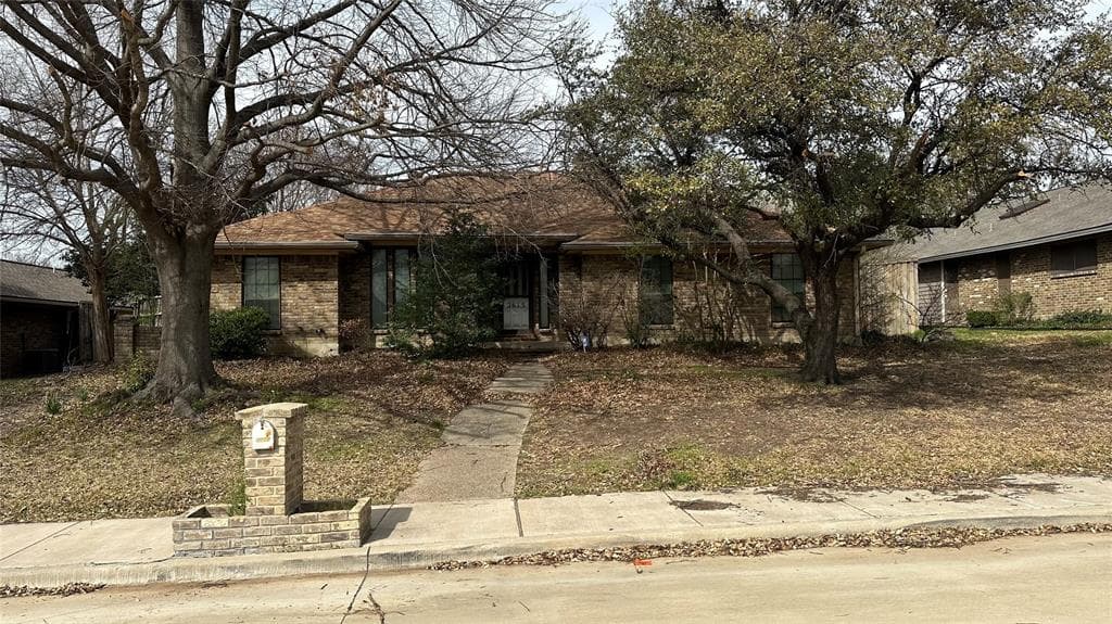 2615 Dove Creek Ln