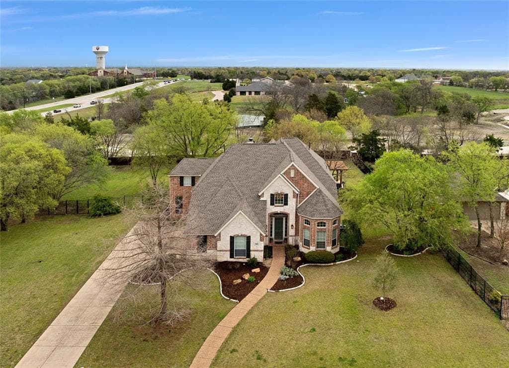 1928 Armstrong Dr