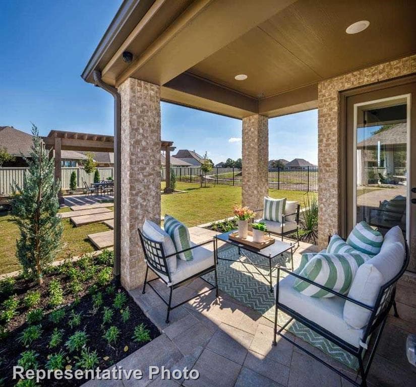825 Trailing Vine Way