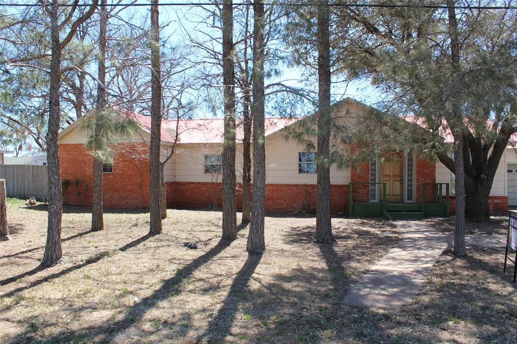705 Carothers Ave