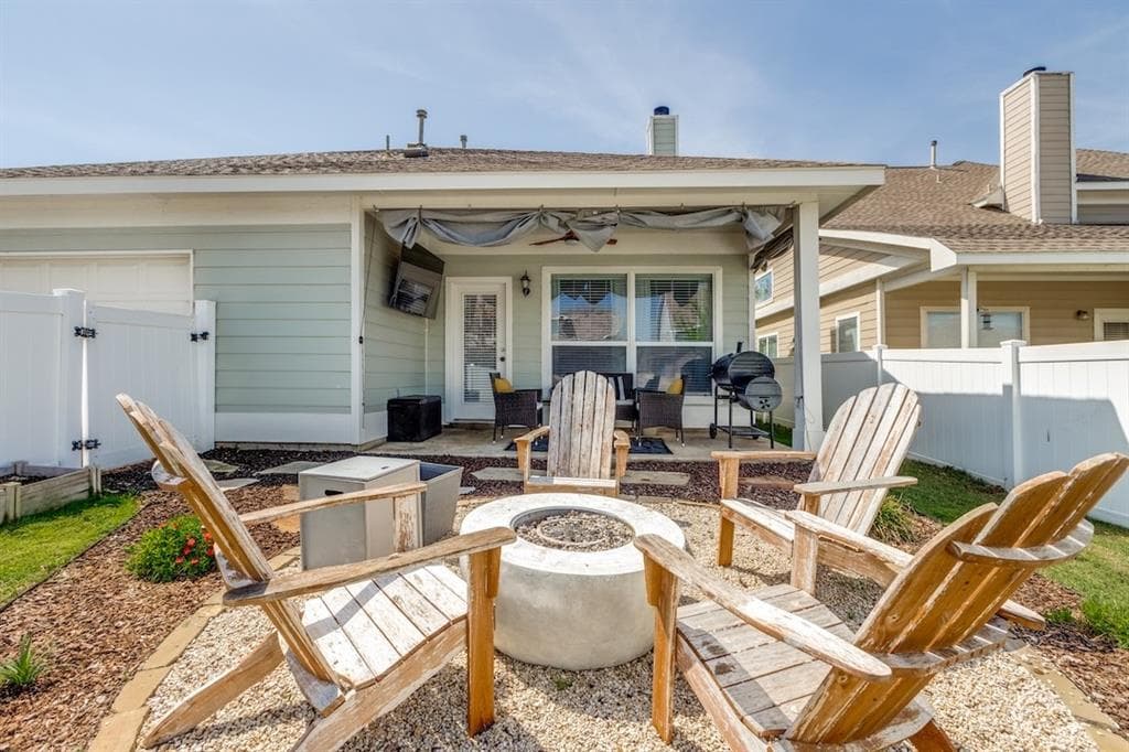 1608 Angel Ln