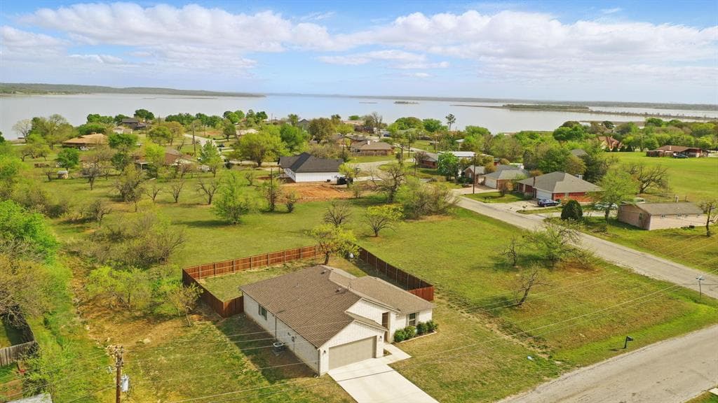 216 Runaway Bay Dr