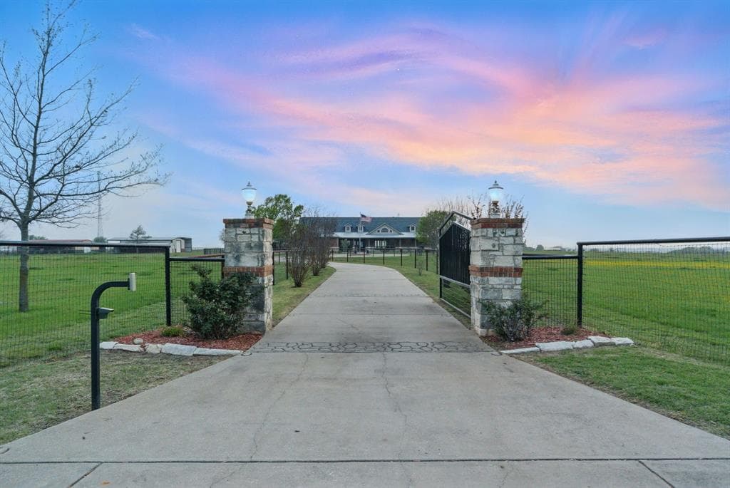 654 County Road 4227
