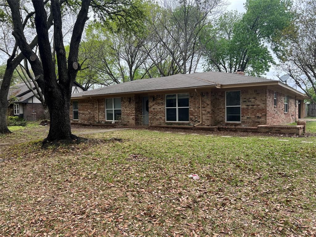 438 Frankie Ln