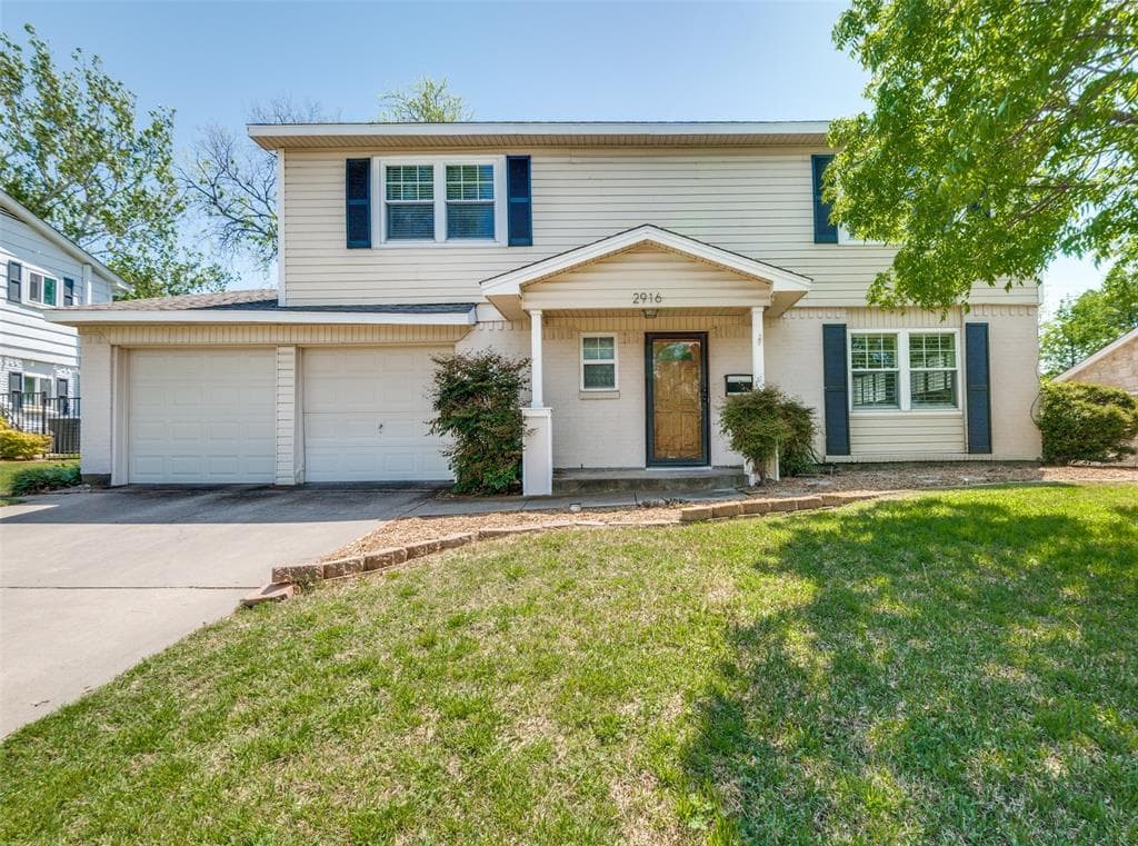 2916 Golfing Green Dr