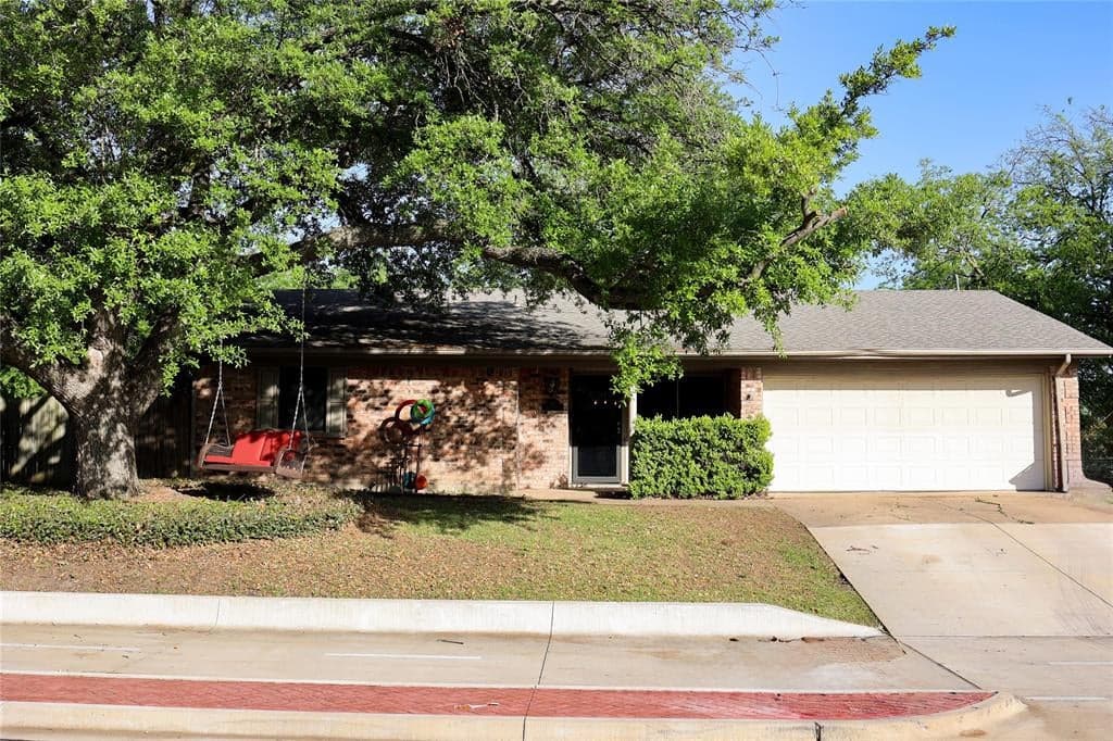 532 Irene St
