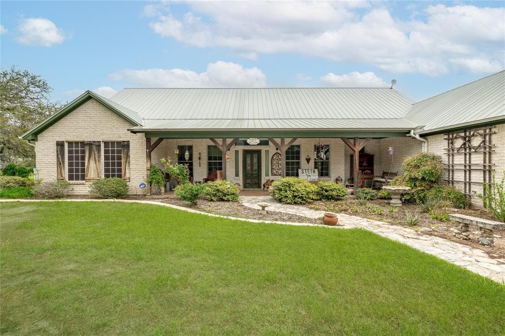 108 Cutting Horse Ct