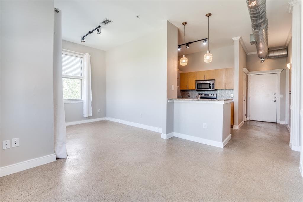 201 W Lancaster Ave Unit 418