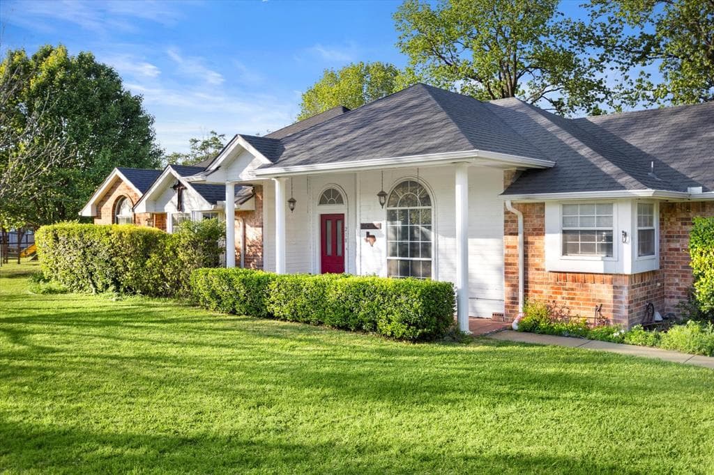 218 Sunrise Ct
