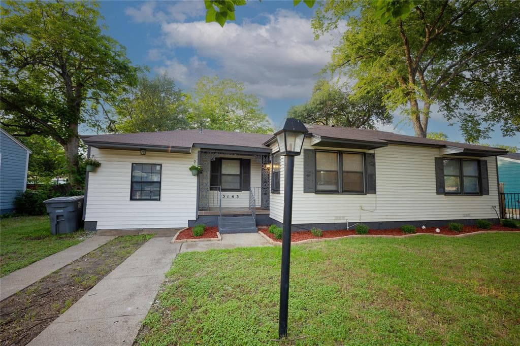 3143 Grayson Dr