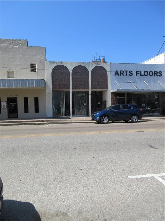 215 Live Oak St