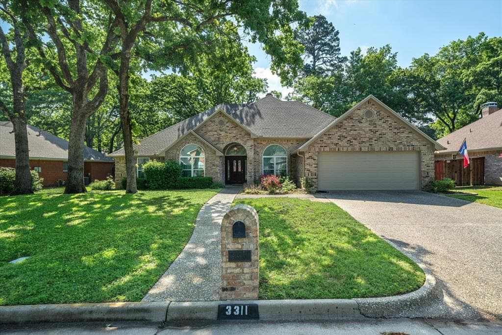3311 Pebblebrook Dr